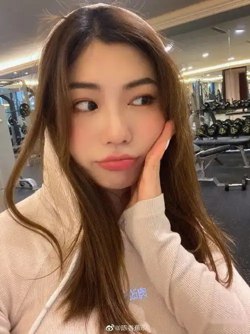 光靠身材就吸粉无数,这位95后成都蜜臀小姐姐什么来头