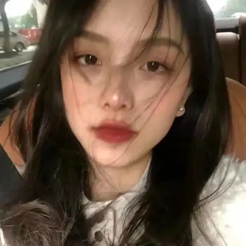 头像这个星球偶尔脆弱而我也偶尔想与你沉没