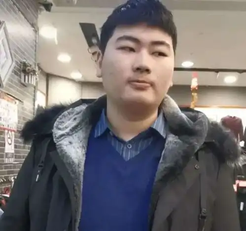 朱小伟又有新女友了媒人带姑娘上门相亲,大衣哥笑得合不拢嘴