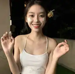 曾因为一张旅游照火遍全国,如今长大后被富豪追求成国民女神