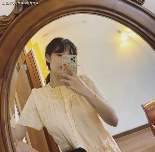 范丞丞原来这么爱追星不同手机搭配搞怪外壳,10块钱就能买同款