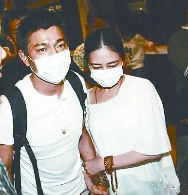 藏了21年才公开身份,46岁为刘德华生女,她的故事比你想得更精彩