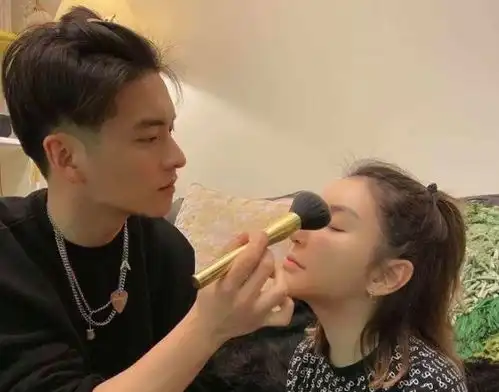 李雨桐高调公开恋情,没了薛之谦之后,自己过得也挺好