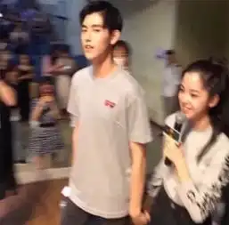欧阳娜娜谈理想型男友,陈飞宇全符合,两人竟穿过同一件外套