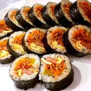 鱼饼紫菜包饭的做法鱼饼紫菜包饭怎么做菊子厨房的菜谱