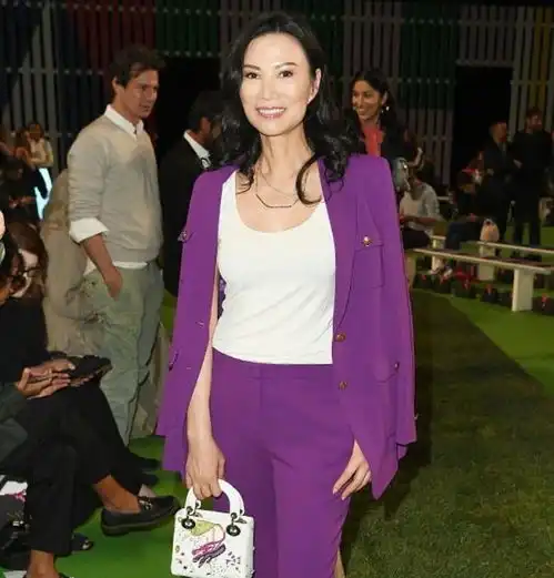 尼古拉斯凯奇新恋情曝光,56岁和亚裔女友牵手秀恩爱