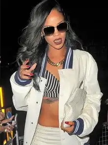 奢华嘻哈独树一帜蕾哈娜最新潮范儿街拍