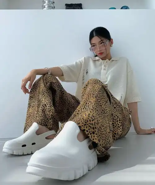 ins博主luvjayne私服每一套都绝绝子真的是清冷高级风的天花板