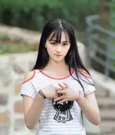 武大女神极度小清新篮球场上诠释校园风