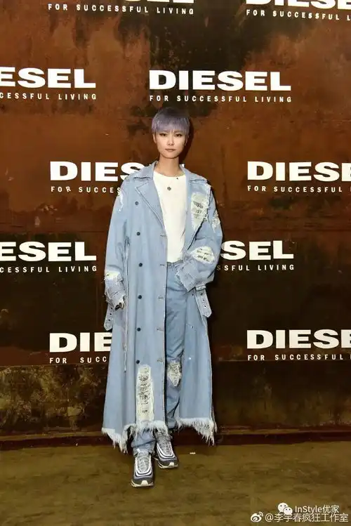 从前夸人美如画,现在夸人美如漫画