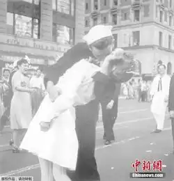 二战经典胜利之吻男主走了,接吻时女友正在他身后