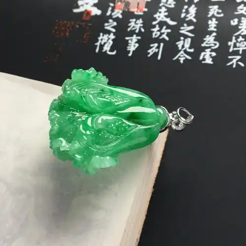 翡翠,不仅仅是佩戴在你身上的一块石头