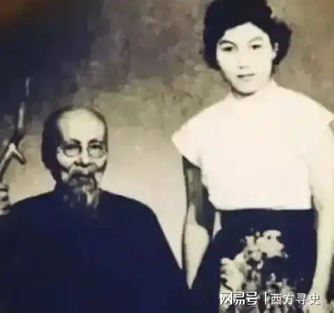 齐白石68岁时,朋友送他一个婢女,不到一年,婢女告辞待不下去
