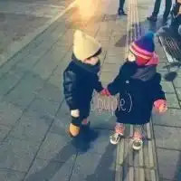 纯真的情侣qq头像纯真年代如流水划过金色年代