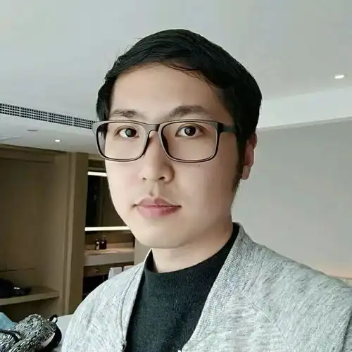 觅爱城市内敛的水瓶座男生