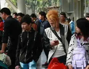 春运中的东莞年轻人发不惊人死不休