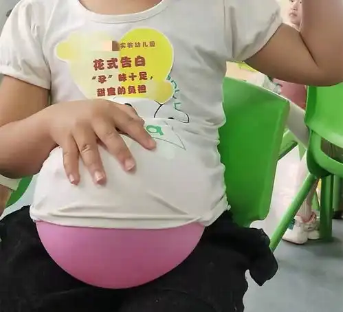 幼儿园让小朋友体验孕期一天,向妈妈告白,有创意