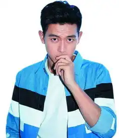 睡兄弟谢训是咱湖北帅哥曾是一个小胖子