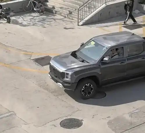 不用等特斯拉cybertruck了比亚迪电动皮卡曝光,这颜值打几分