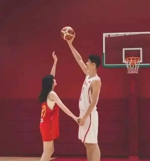 中国男篮三人篮球排名第一胡金秋她是最棒的,做她一辈子的粉丝