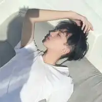 男生干净帅气头像干净清新帅气男头像
