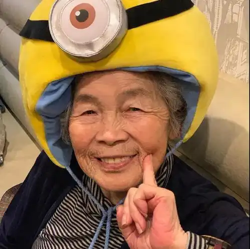 多人闺蜜基友头像这条屏蔽了凡人,只有仙女才能点赞