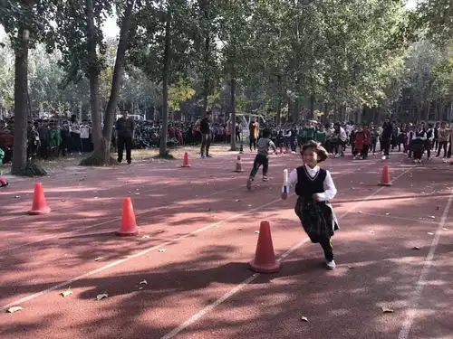 中牟县外国语小学初级部阳光少年花样接力
