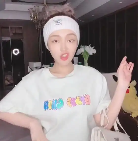 让罗志祥身败名裂的周扬青怎样了1条视频换各种衣服嗨得很
