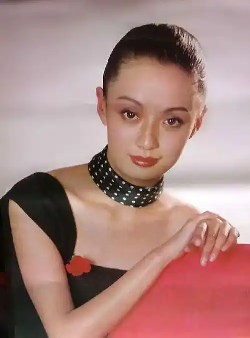 艳压四方的刘亦菲,也没能赢她