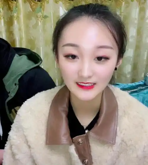 陈亚男退还大衣哥一家彩礼,账号保留,赢了格局还赢了钱途