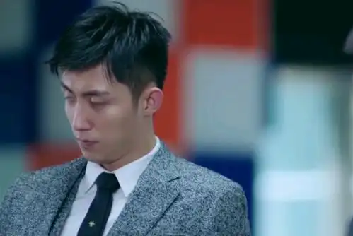 一个男人喜不喜欢你,黄景瑜对热巴这个举动就看得出来,藏不住的