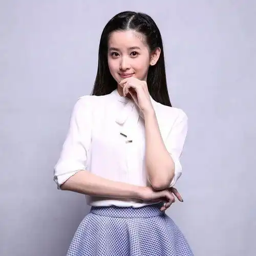 章泽天的这条朋友圈和偷拍照,暴露了她的野心