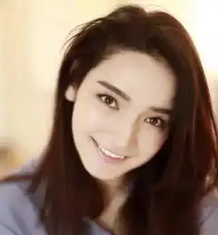 迪丽热巴和李溪芮都火了,惊艳的她离出名还会远吗