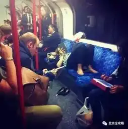 外国人素质都高,你来看看这对外国父子
