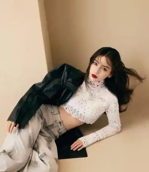 angelababy扎染复古油画大片挑战贵妇风,表现力不弱于热巴