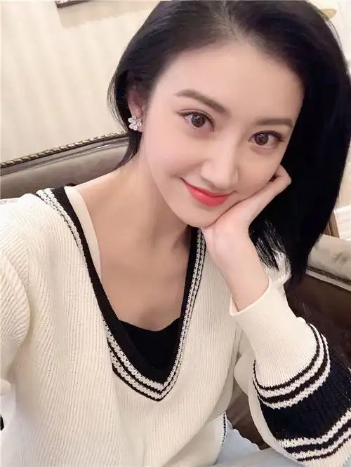 甜出没景甜晒自拍开心比v熟悉的配方甜度不减