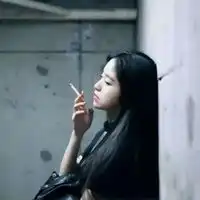 中国女人吸烟唯美图片真实女人抽烟的图片
