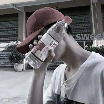 好看的男头戴帽子霸气十足侧脸图片