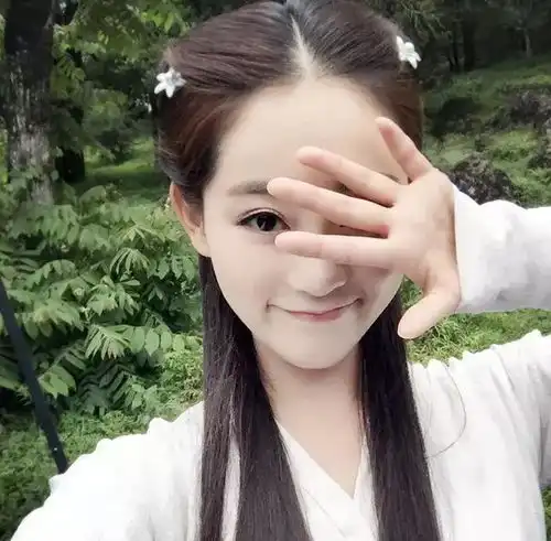 祝绪丹新剧开播,杨幂虽为其宣传,但对其上心程度却不及迪丽热巴