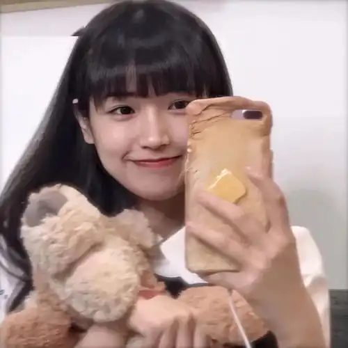 头像只想做你的胆小鬼永远躲你怀里