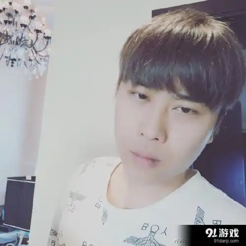 lol主播55开换发型后晒自拍网友不买账果然还是很丑