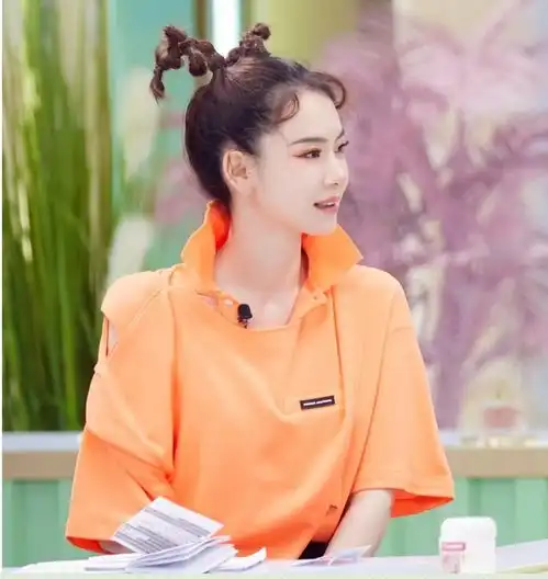 戚薇的发型是lucky设计的只有无邪的孩子才能够想出来的潮流创意