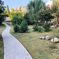 寻找社区里的别致公园