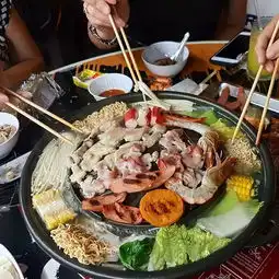 一条路上吃遍狮城上汤申路,绝对是美食地图上不容忽视的一点