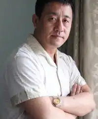 传王小宝打司机赵本山送慰问称会配合处理