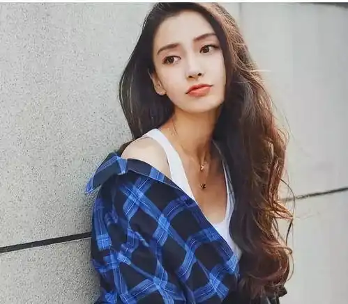 格纹美甲,复古文艺永不落伍