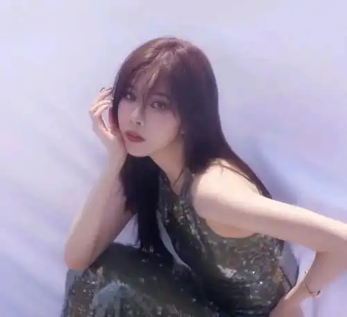 宋妍霏,光彩照人