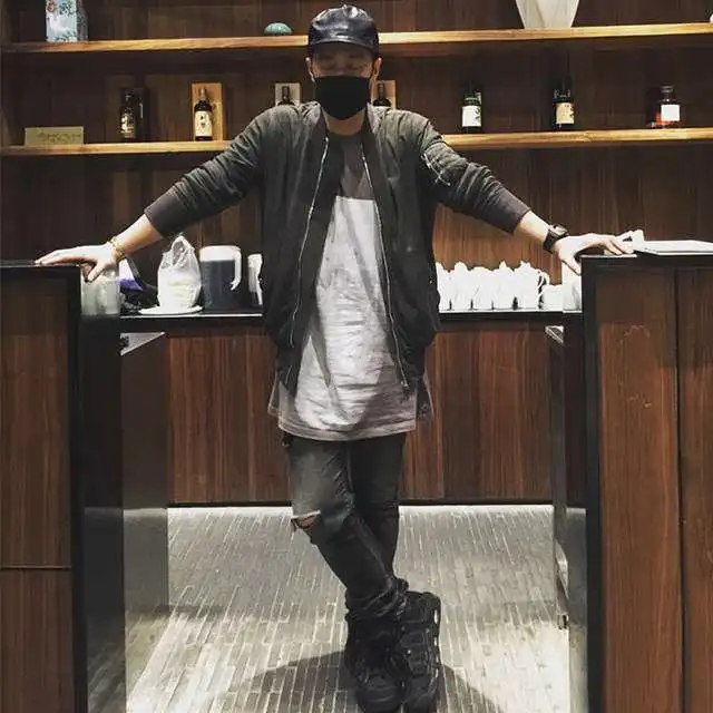 飞行夹克有多帅钟汉良邓超迟帅李易峰千玺示范最新带货爆款