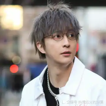 有种霸气叫薛之谦的微博认证,仅4个字,却吊打半个乐坛歌手