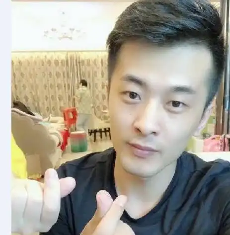 早点封杀网红辛巴几次翻车自称英雄,网上调侃不要脸